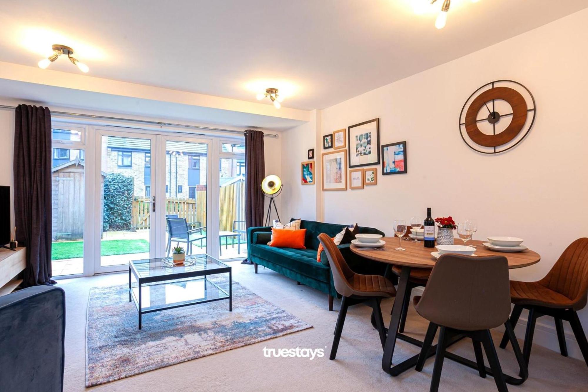 Ambassador House By Truestays - Luxury 4 Bedroom House In Stoke-On-Trent Etruria Exterior foto